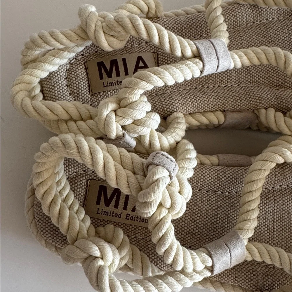 MIA Marquez Strappy Twisted Rope Boho Off-White Platform Sandals size 9